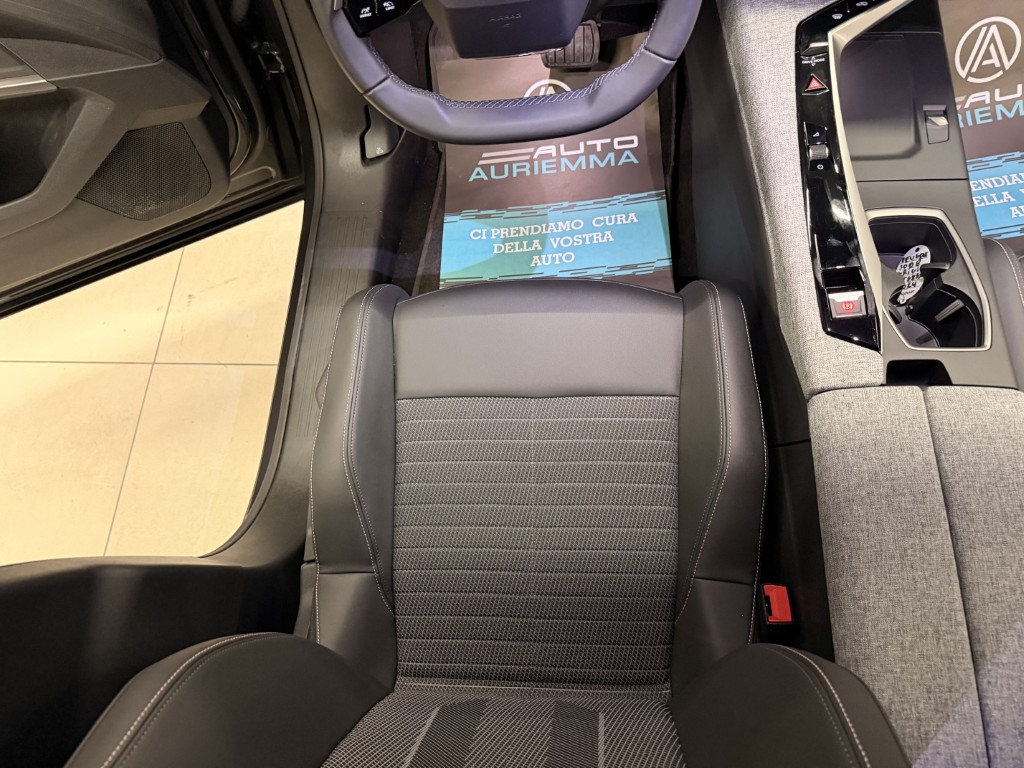 PEUGEOT 3008 1200 HYBRID 145 CV ALLURE CAMERA 360